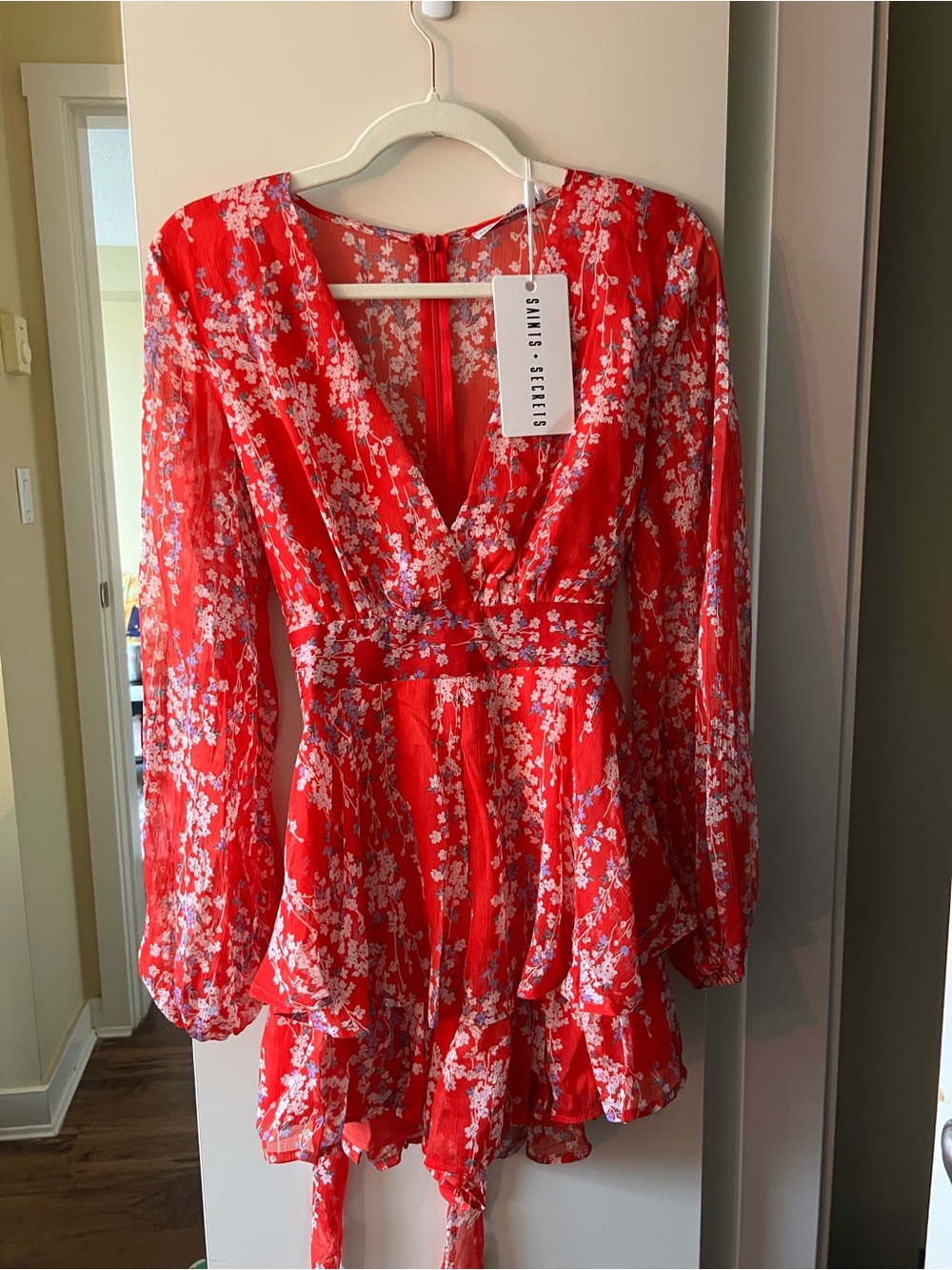 Saints + Secrets Mini Dress M Red White Floral Long Sleeve Boho Casual Gown